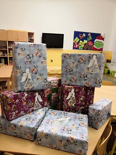 Dárky "Děti darují dětem"
