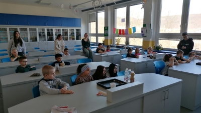 Hravá chemie a fyzika pro žáky 1. tříd